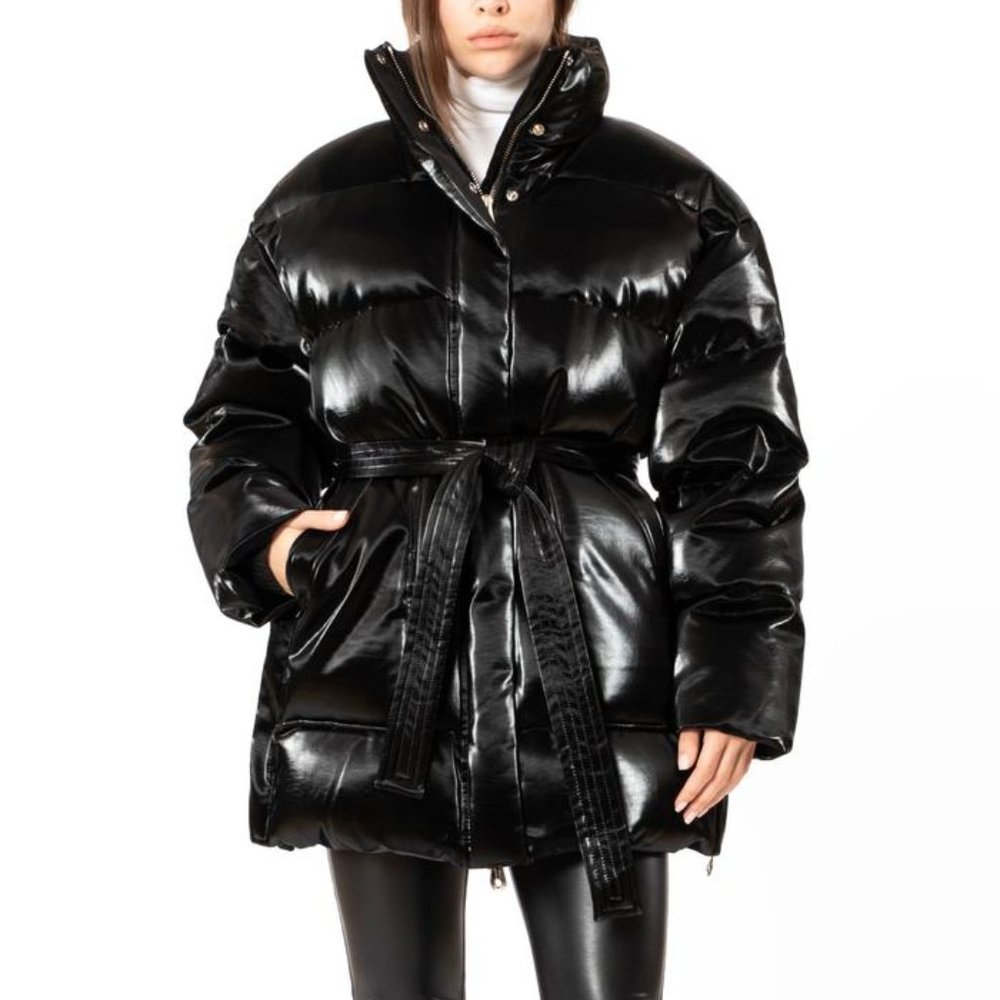 Goen J Oversized Glossed Down Jacket